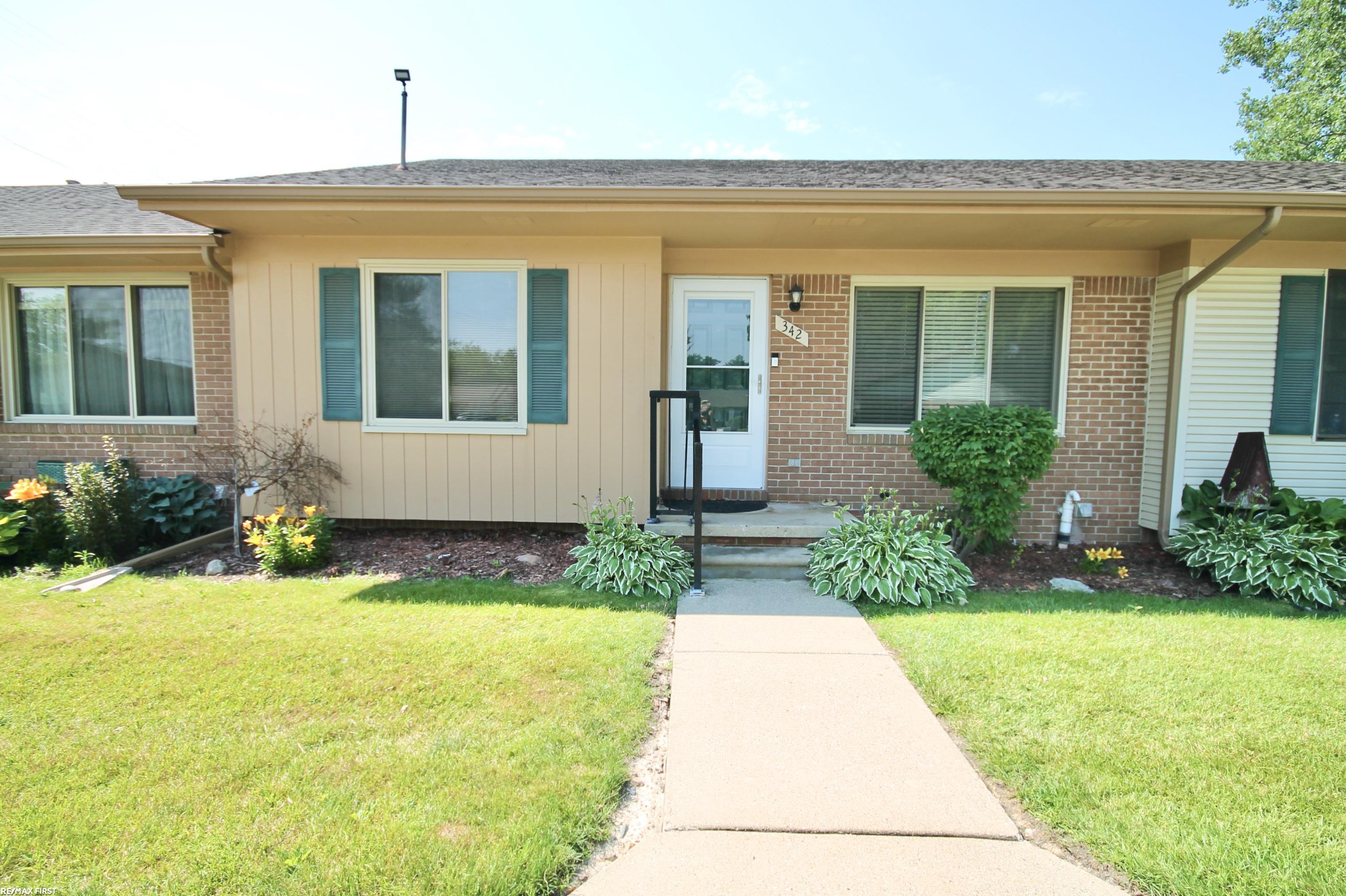 342 Fairgrove Street Romeo, MI 48065 - Photo 1 of 28 50201024-3953daf8-b492-46de-9f5f-5d09dca22fe7.JPG