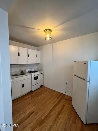 $1,155 | 104 South Ferry Street, Unit B, Schenectady, NY 12305
