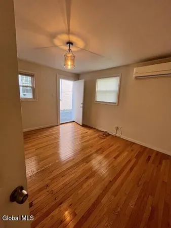 $1,155 | 104 South Ferry Street, Unit B, Schenectady, NY 12305