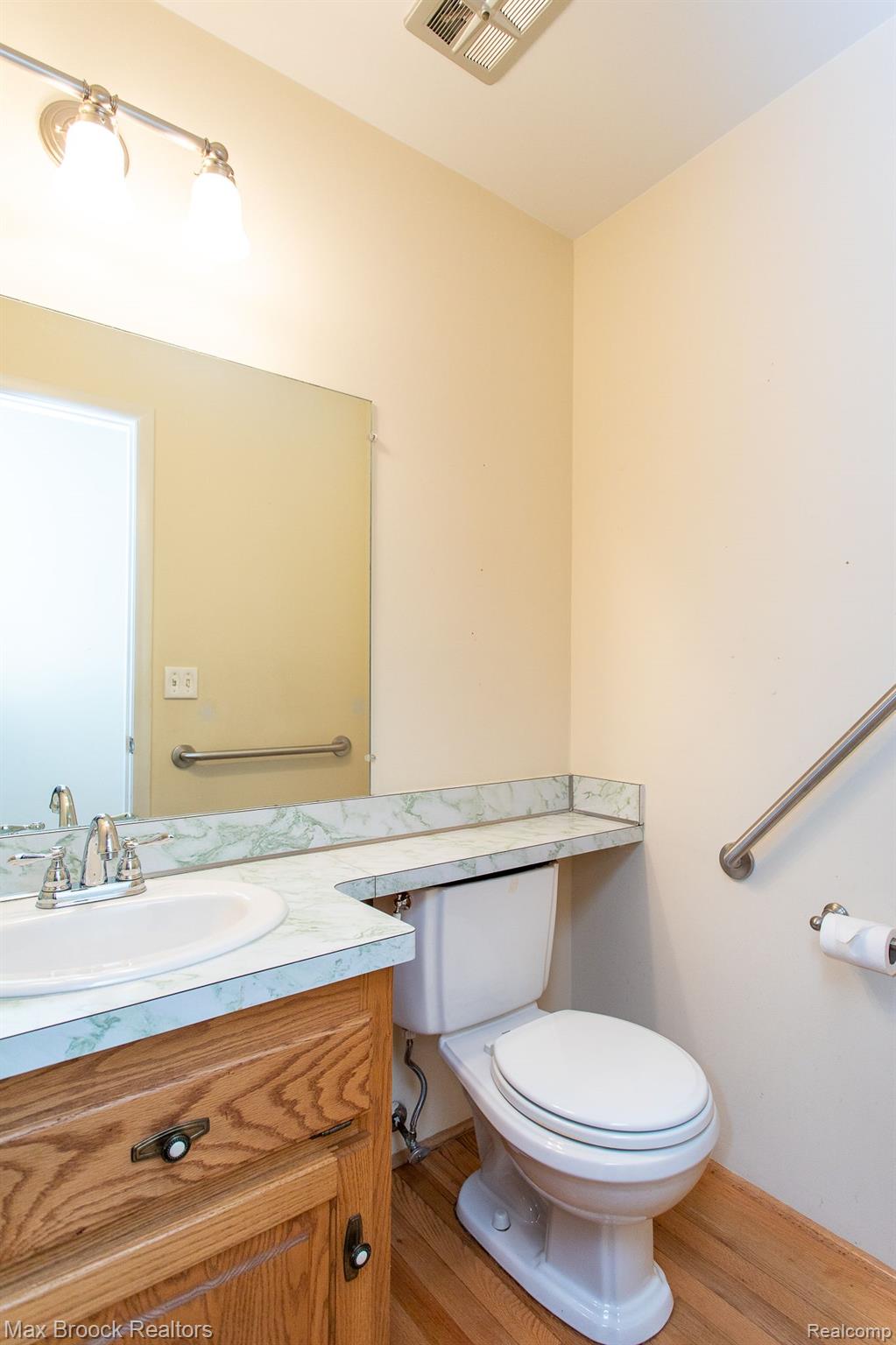 821 Hampton Circle Rochester, MI 48307 - Photo 29 of 60 Gallery Image 29