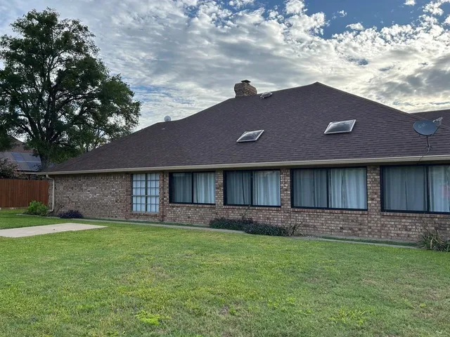 $499,000 | 410 Oak Crest, Clifton, TX 76634