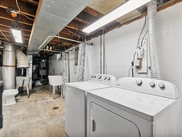 $215,000 | 709 Main Street, Reynolds, IL 61279