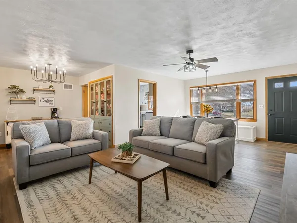 $215,000 | 709 Main Street, Reynolds, IL 61279