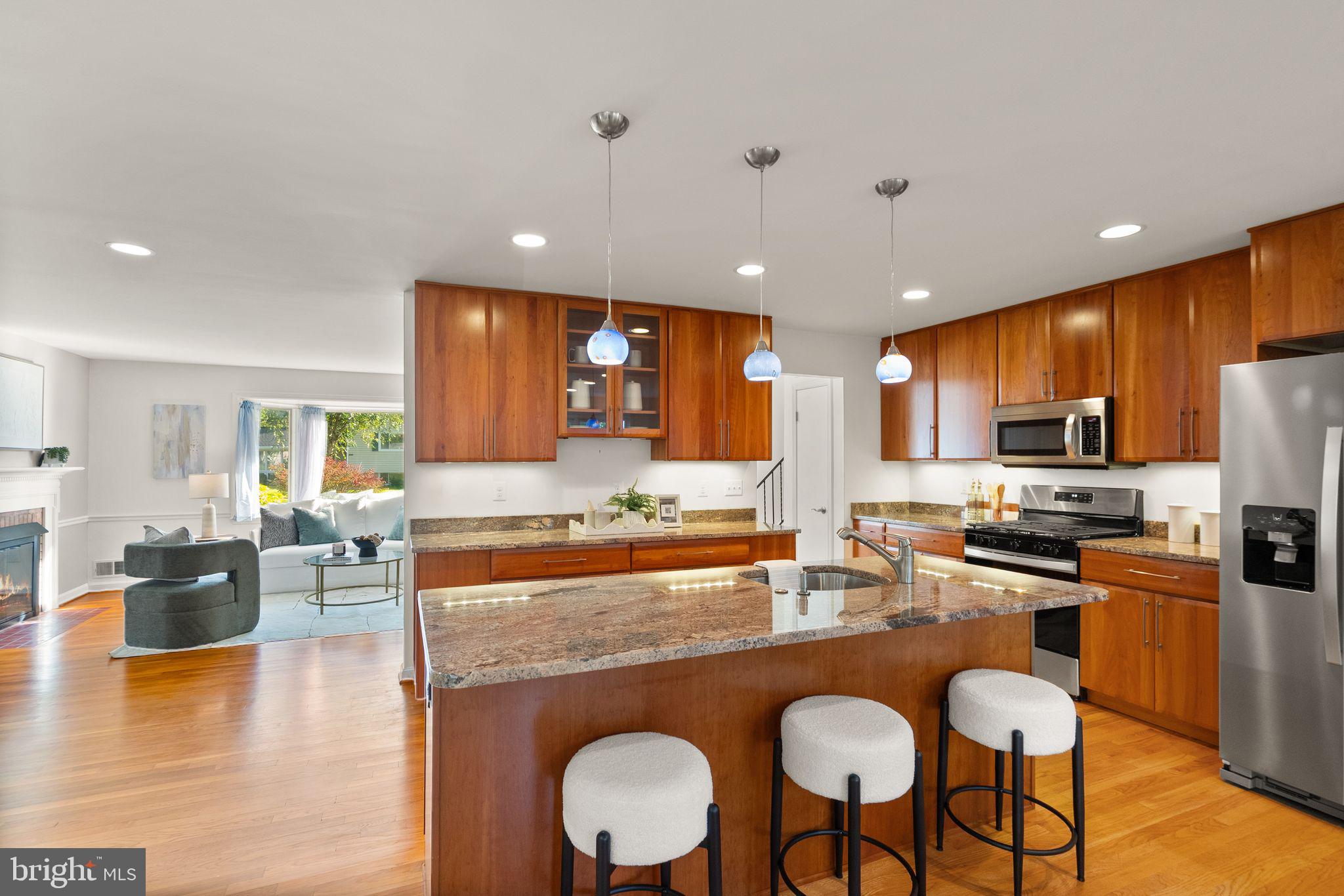3607 Colony Road Fairfax, VA 22030 - Photo 13 of 73 Stainless steel appliances