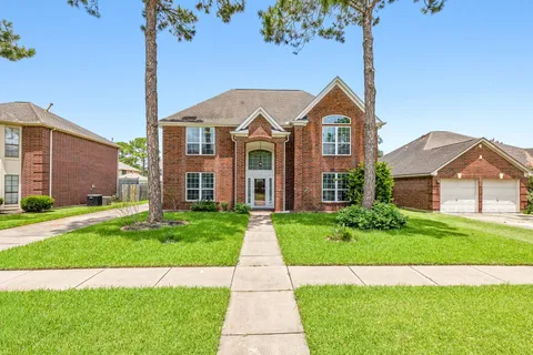$388,000 | 14415 Autumn Cyn Trace, Houston, TX 77062
