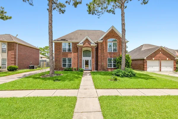 $388,000 | 14415 Autumn Cyn Trace, Houston, TX 77062