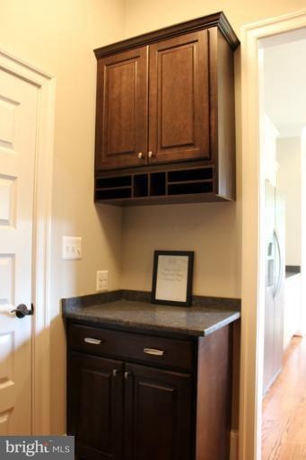 513 Ridge Road Southwest Vienna, VA 22180 - Photo 14 of 18 Bath
