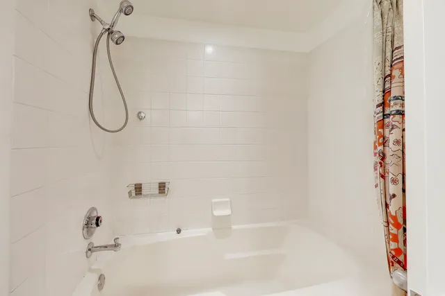 $395,000 | 550 North Kingsbury Street, Unit 512, Chicago, IL 60654