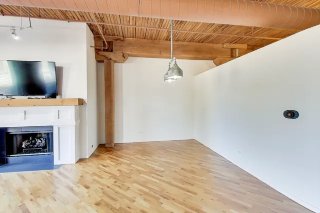 $395,000 | 550 North Kingsbury Street, Unit 512, Chicago, IL 60654