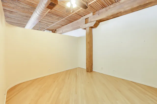 $395,000 | 550 North Kingsbury Street, Unit 512, Chicago, IL 60654