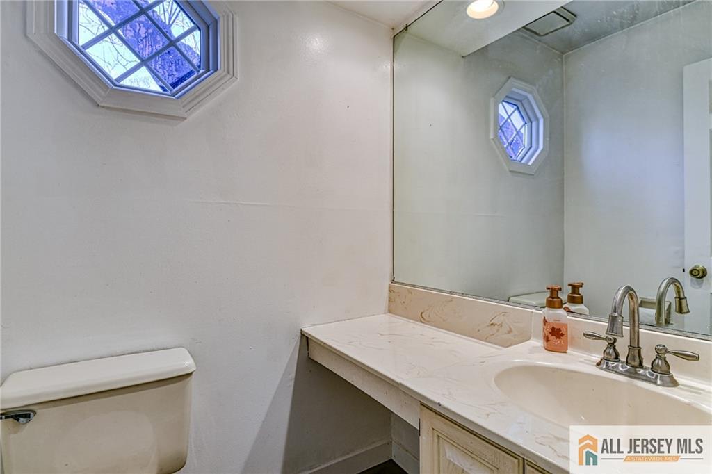 2806 Cricket Circle, Unit 2806 Edison, NJ 08820 - Photo 12 of 41 Gallery Image 12