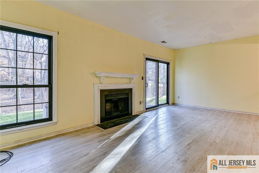 2806 Cricket Circle, Unit 2806 Edison, NJ 08820 - Photo 21 of 41 Gallery Image 21