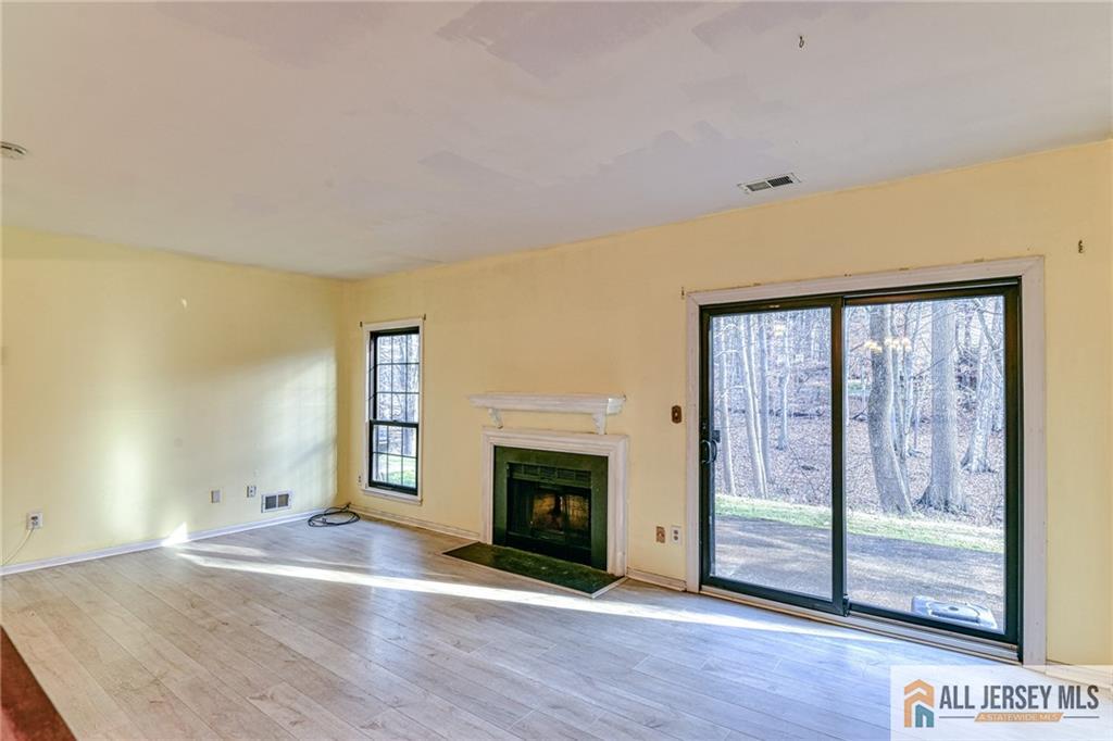 2806 Cricket Circle, Unit 2806 Edison, NJ 08820 - Photo 23 of 41 Gallery Image 23