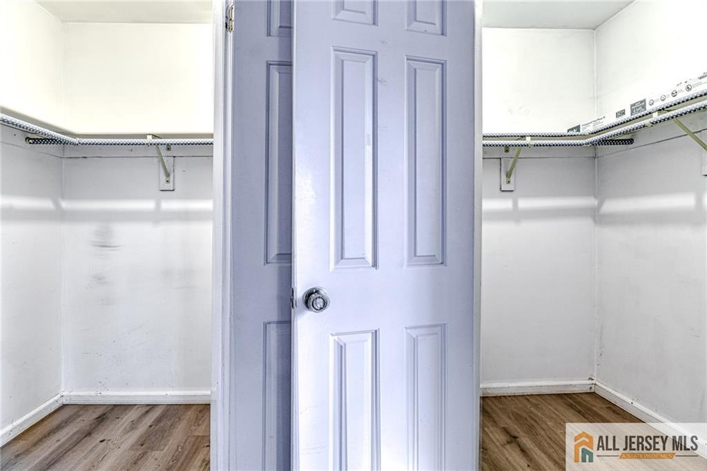 2806 Cricket Circle, Unit 2806 Edison, NJ 08820 - Photo 25 of 41 Gallery Image 25