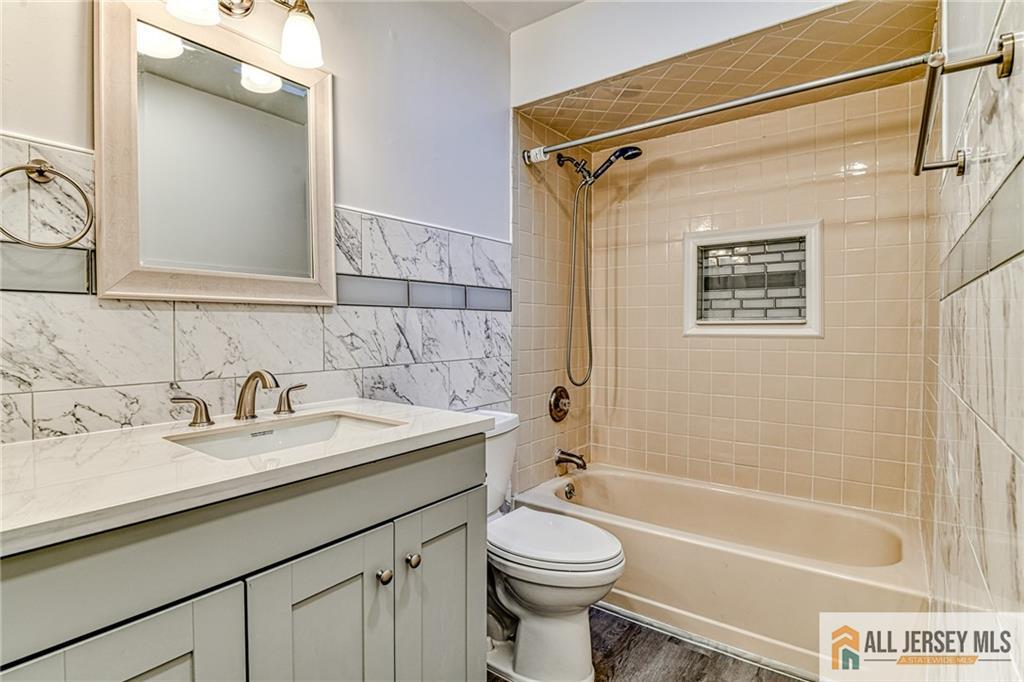 2806 Cricket Circle, Unit 2806 Edison, NJ 08820 - Photo 27 of 41 Gallery Image 27