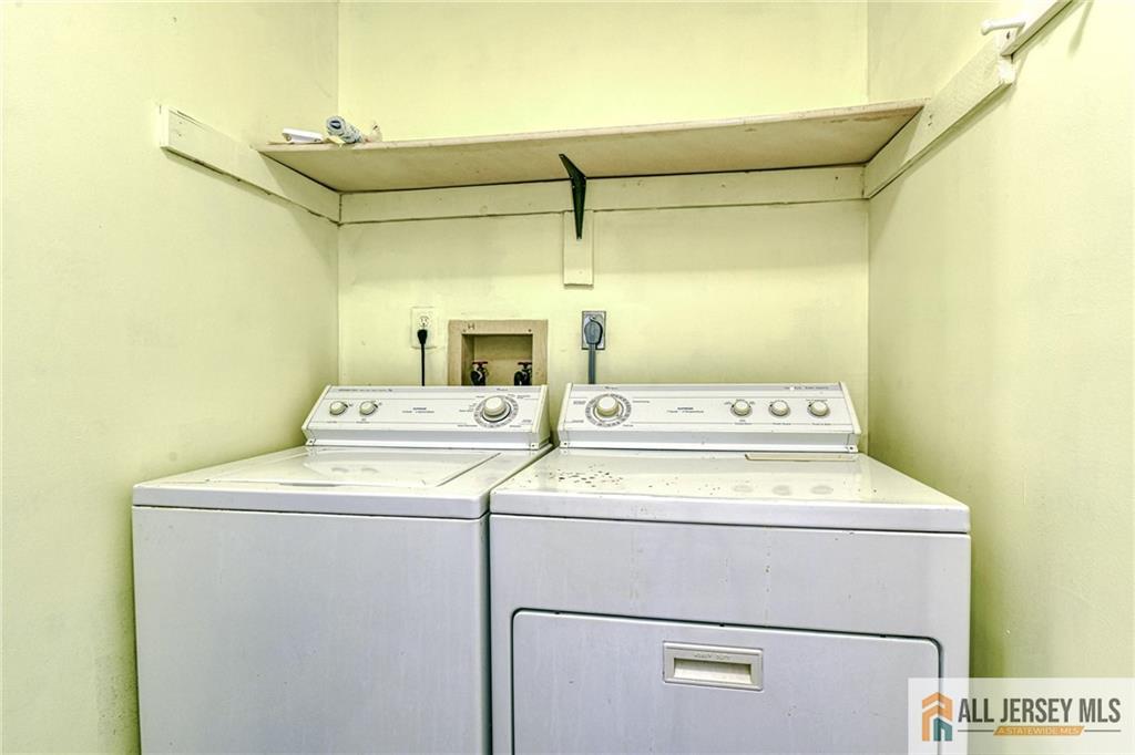 2806 Cricket Circle, Unit 2806 Edison, NJ 08820 - Photo 28 of 41 Gallery Image 28