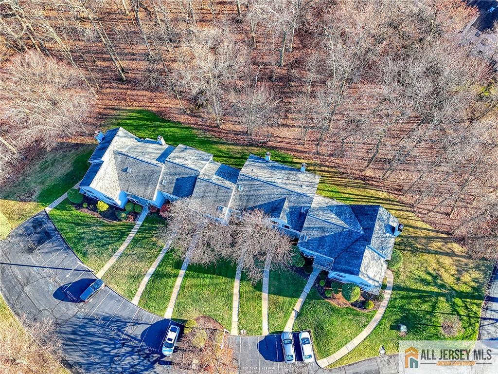 2806 Cricket Circle, Unit 2806 Edison, NJ 08820 - Photo 36 of 41 Gallery Image 36