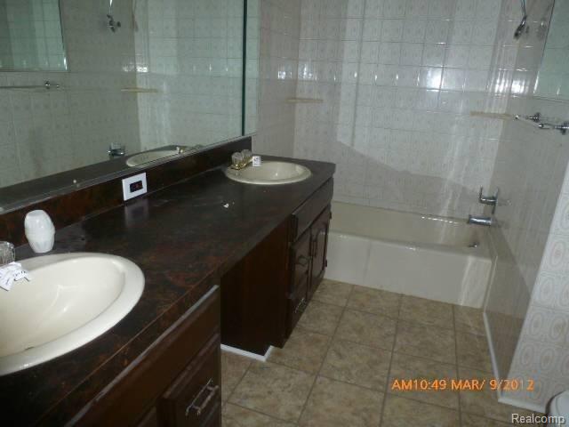 45280 Fairchild Road Macomb, MI 48042 - Photo 7 of 17 10.jpg