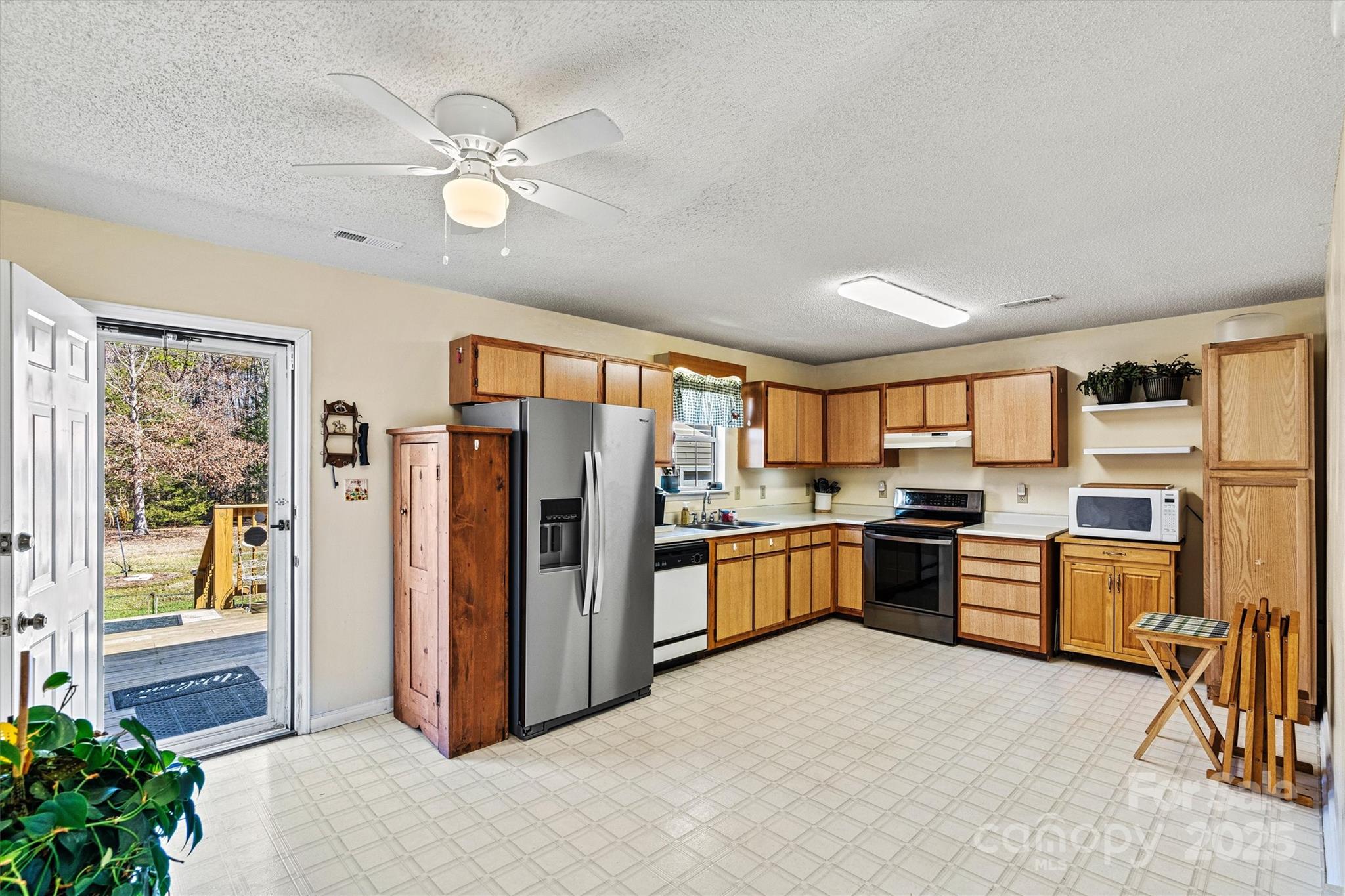 4136 Little Mountain Road Newton, NC 28658 - Photo 12 of 38 Gallery Image 12