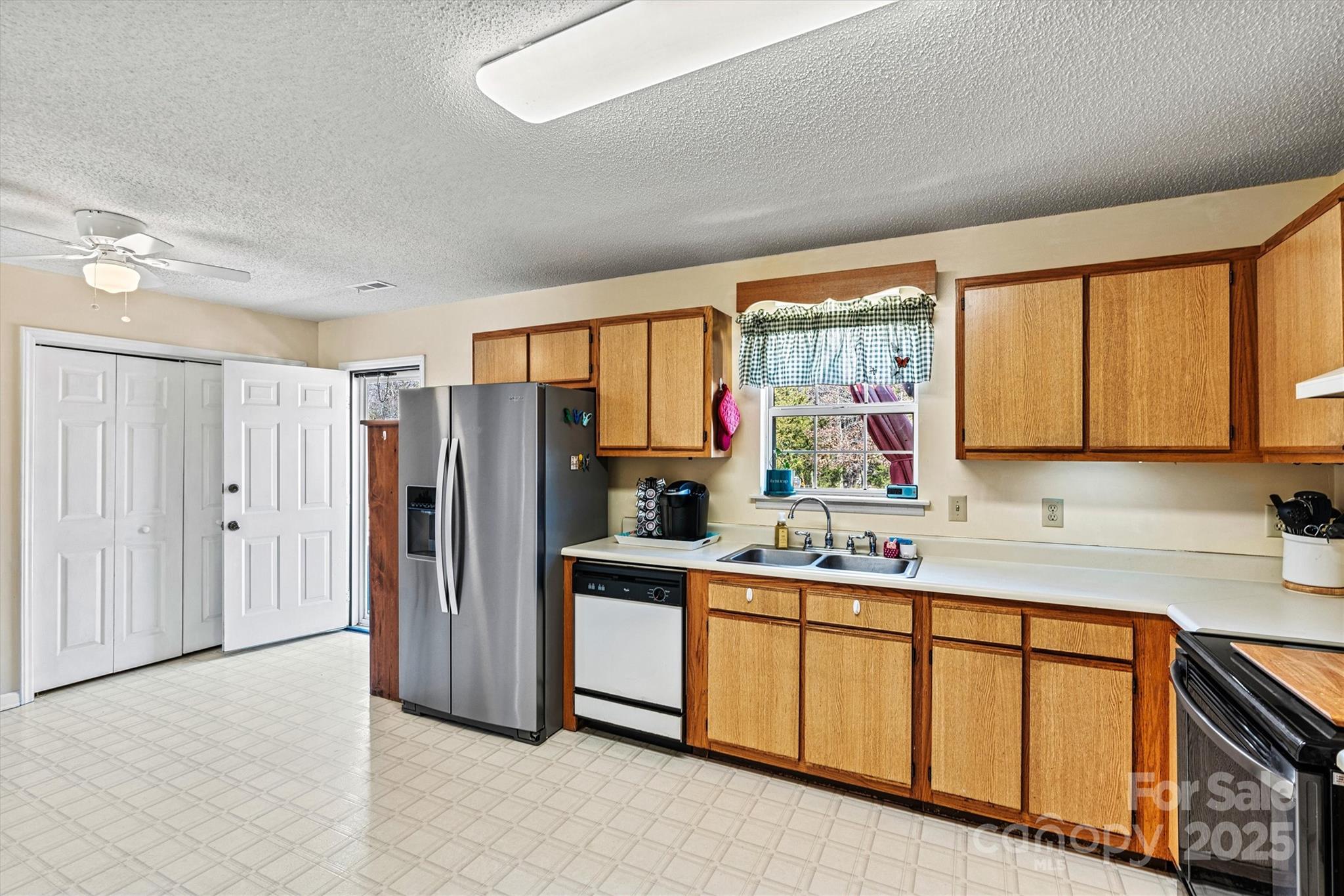 4136 Little Mountain Road Newton, NC 28658 - Photo 15 of 38 Gallery Image 15