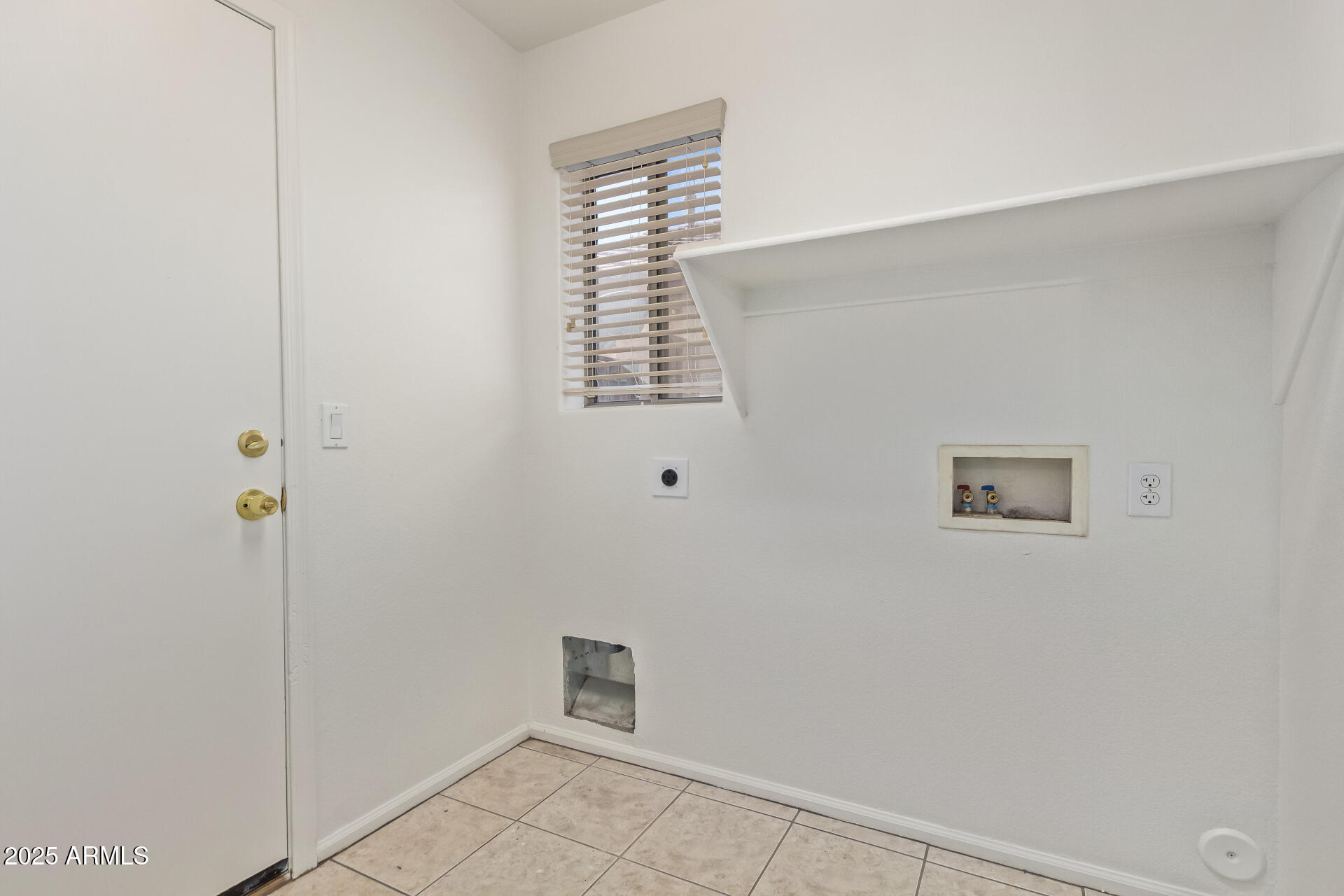 2432 West Blue Sky Drive Phoenix, AZ 85085 - Photo 36 of 40 a view of an empty room