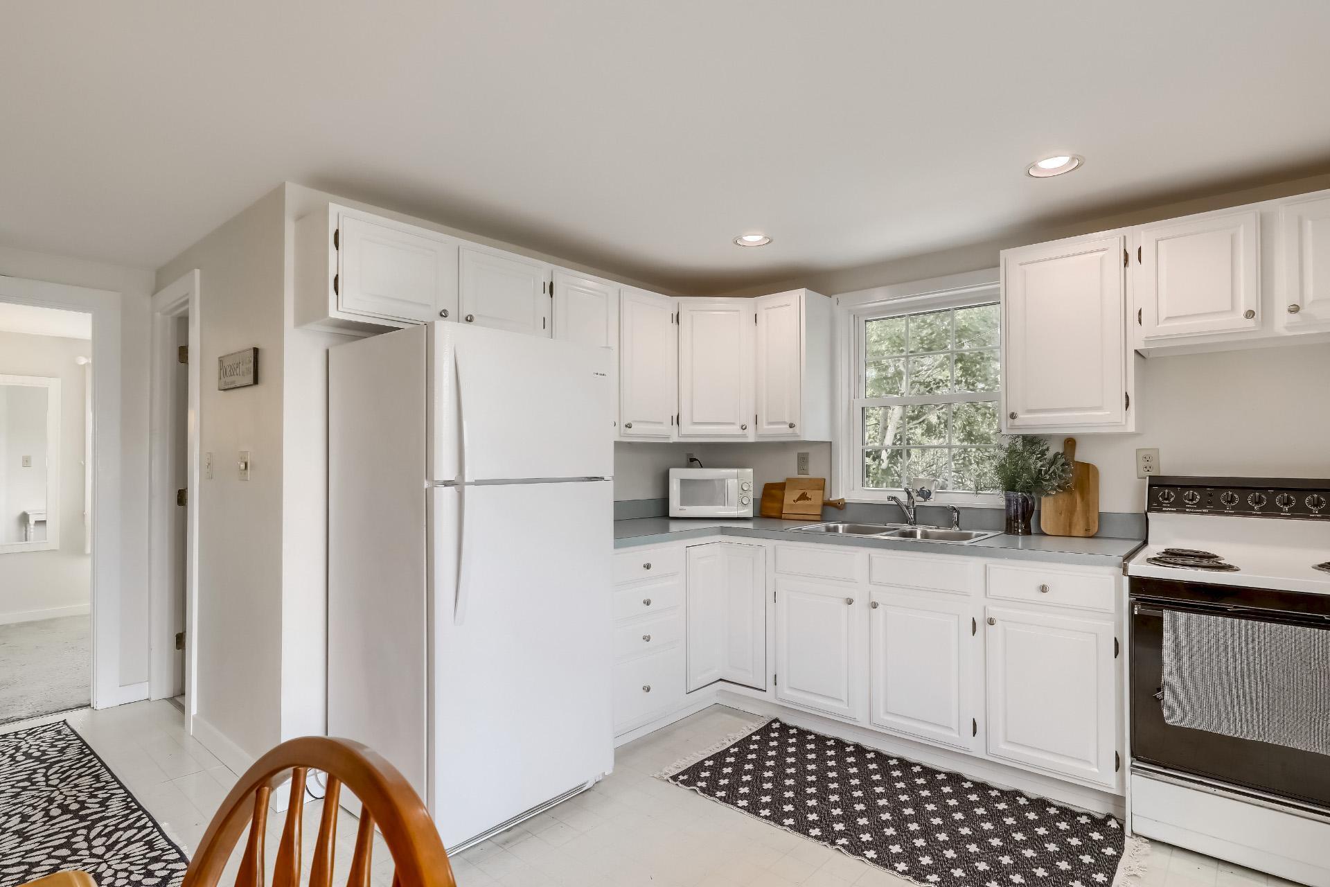 1 Richmond Road Pocasset, MA 02559 - Photo 14 of 28 02_Kitchen_IMG_4464