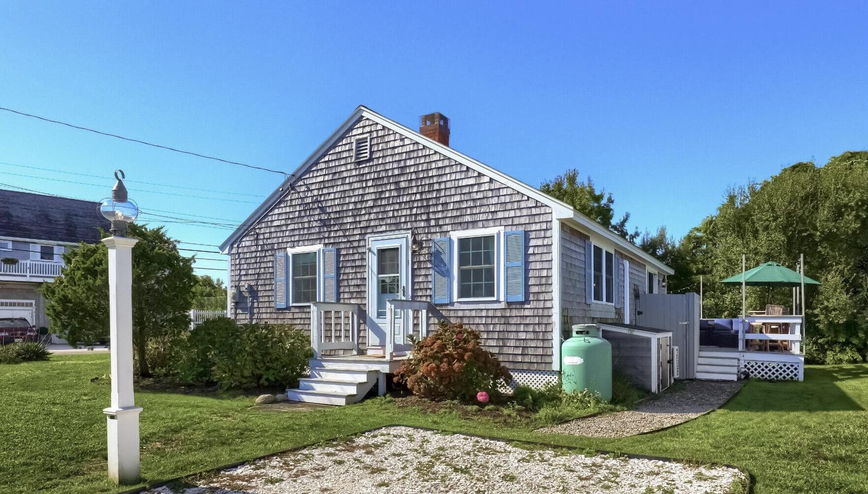 1 Richmond Road Pocasset, MA 02559 - Photo 2 of 28 IMG_1092
