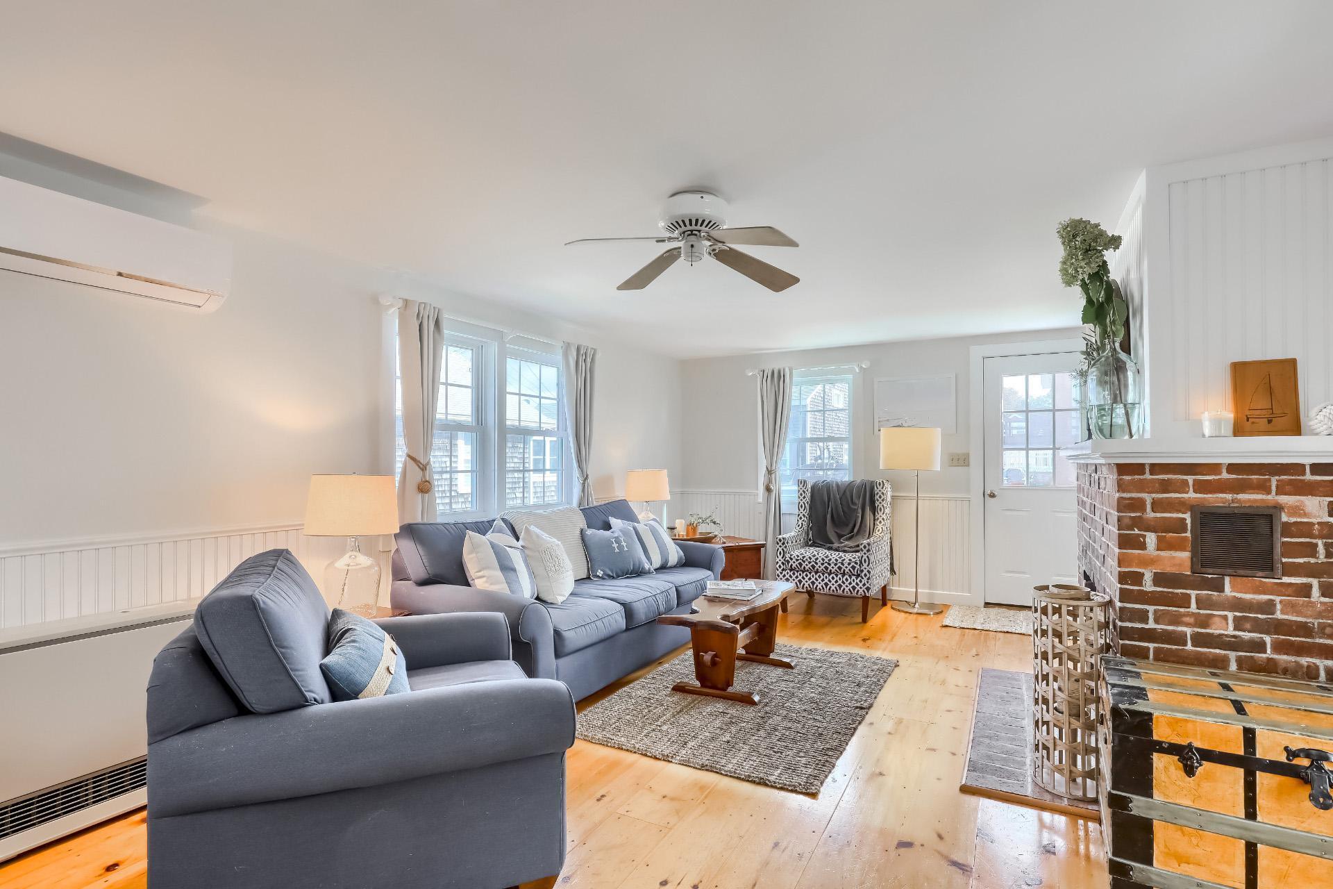 1 Richmond Road Pocasset, MA 02559 - Photo 9 of 28 01_Living_Room_IMG_4499