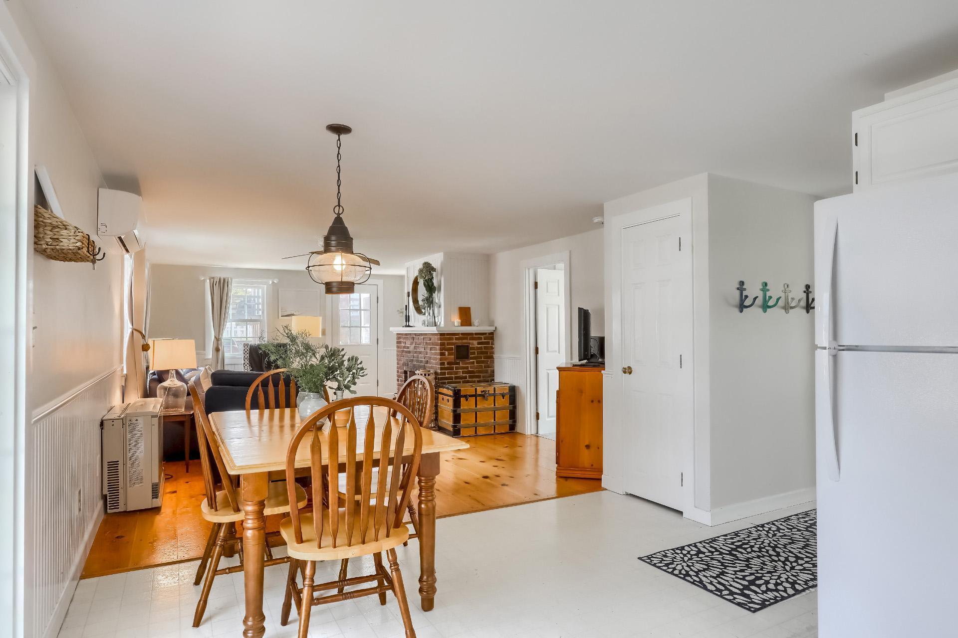 1 Richmond Road Pocasset, MA 02559 - Photo 10 of 28 03_Dining_Room_IMG_4484