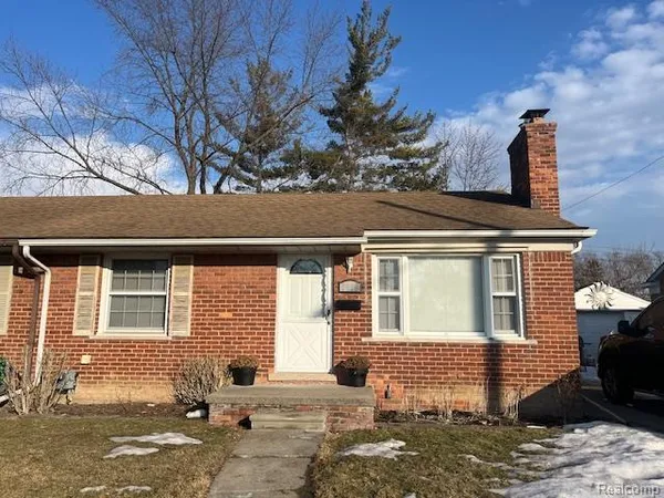 $1,600 | 9918 Woodring Street, Livonia, MI 48150