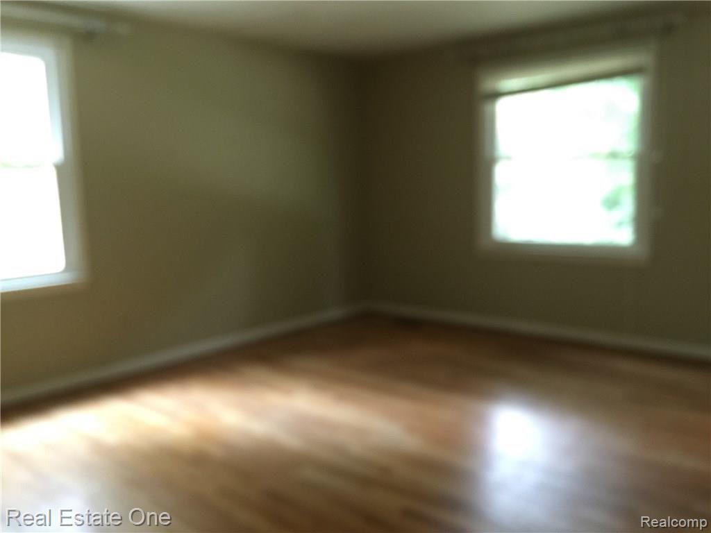 33789 Hunters Pointe Road Farmington Hills, MI 48331 - Photo 18 of 22