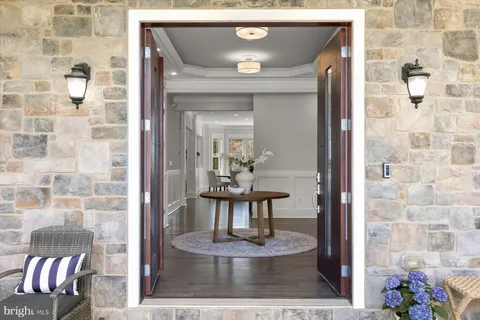 $2,795,000 | 11000 Luxmanor Road, North Bethesda, MD 20852