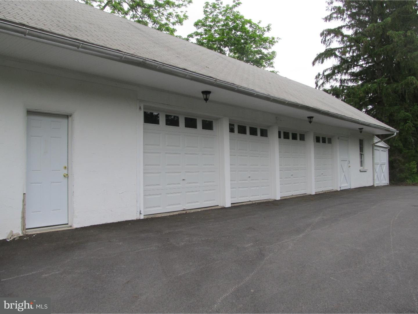 1105-01 Hagues Mill Road Ambler, PA 19002 - Photo 18 of 20 Garage