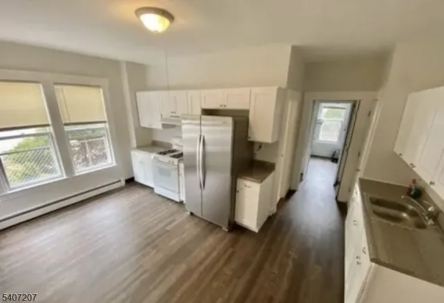 $1,900 | 9 Harrison Place, Clifton, NJ 07011