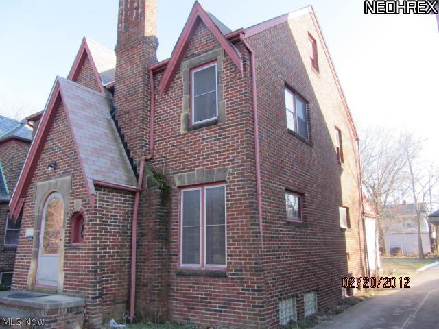 3652 Harvey Road Cleveland, OH 44118 - Photo 2 of 8 Gallery Image 2