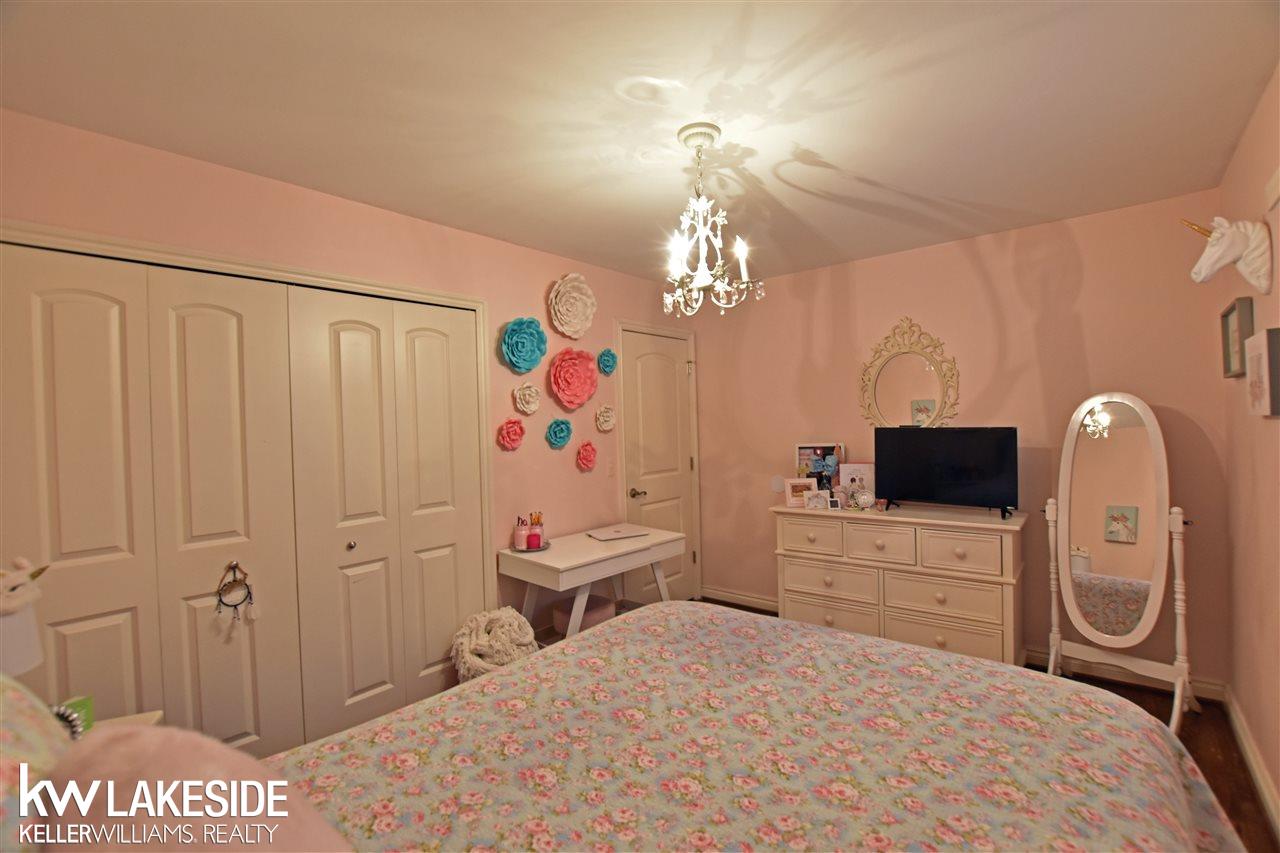 54248 Mound Road Utica, MI 48316 - Photo 14 of 24 50029642-13.JPG