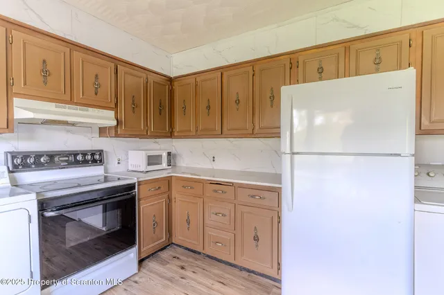 $279,900 | 505 Yedinak Lane, Moscow, PA 18444