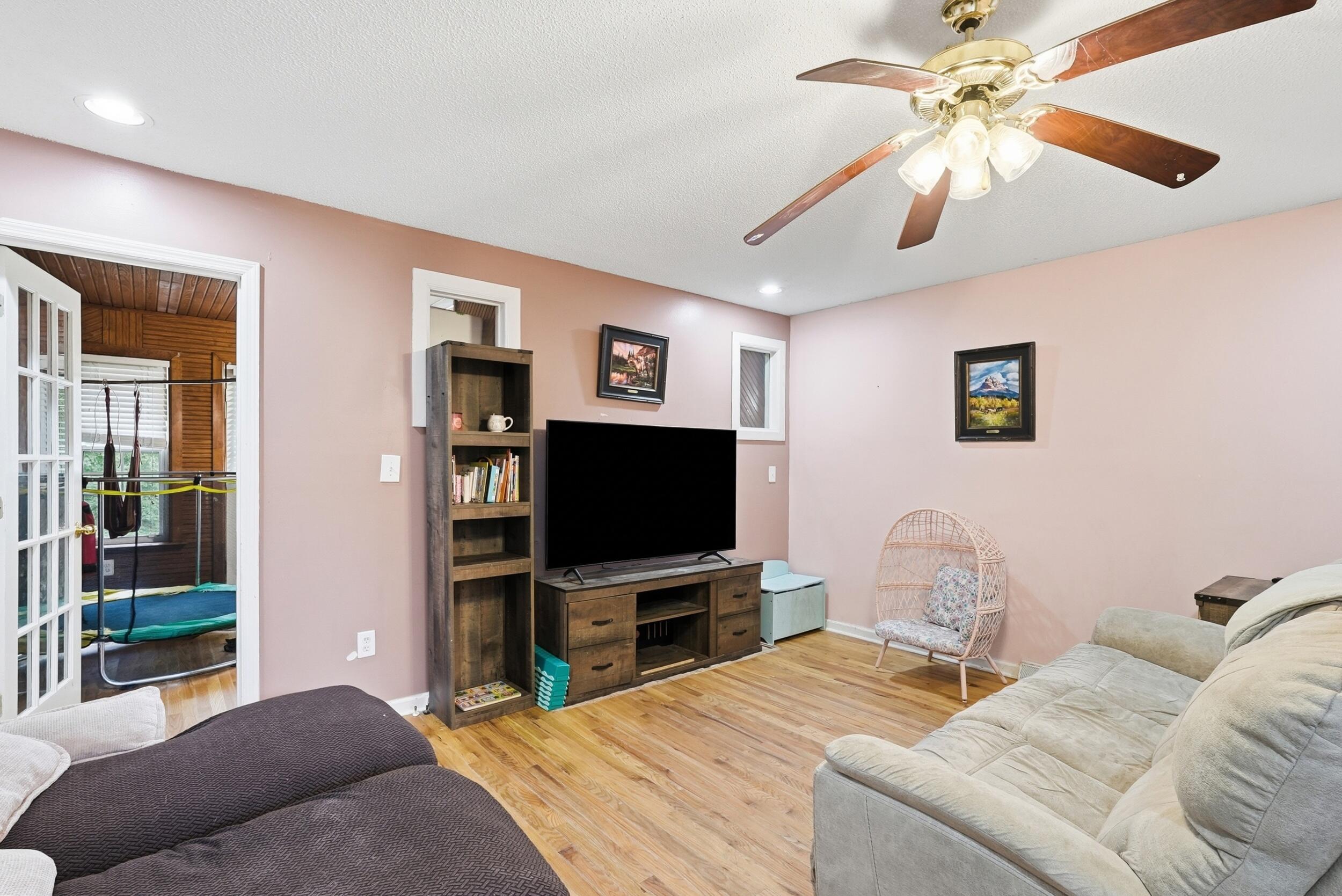 303 Spring Road Walterboro, SC 29488 - Photo 7 of 53 12_ep_046