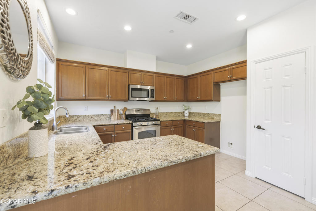 6782 Bountiful Lane Moorpark, CA 93021 - Photo 19 of 69
