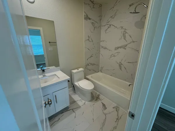 $3,400 | 3013 Hicks Street, Houston, TX 77007