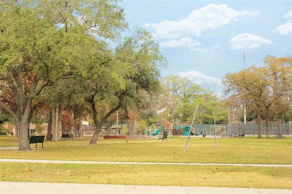 $3,400 | 3013 Hicks Street, Houston, TX 77007