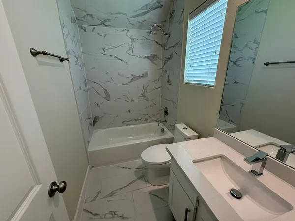 $3,400 | 3013 Hicks Street, Houston, TX 77007