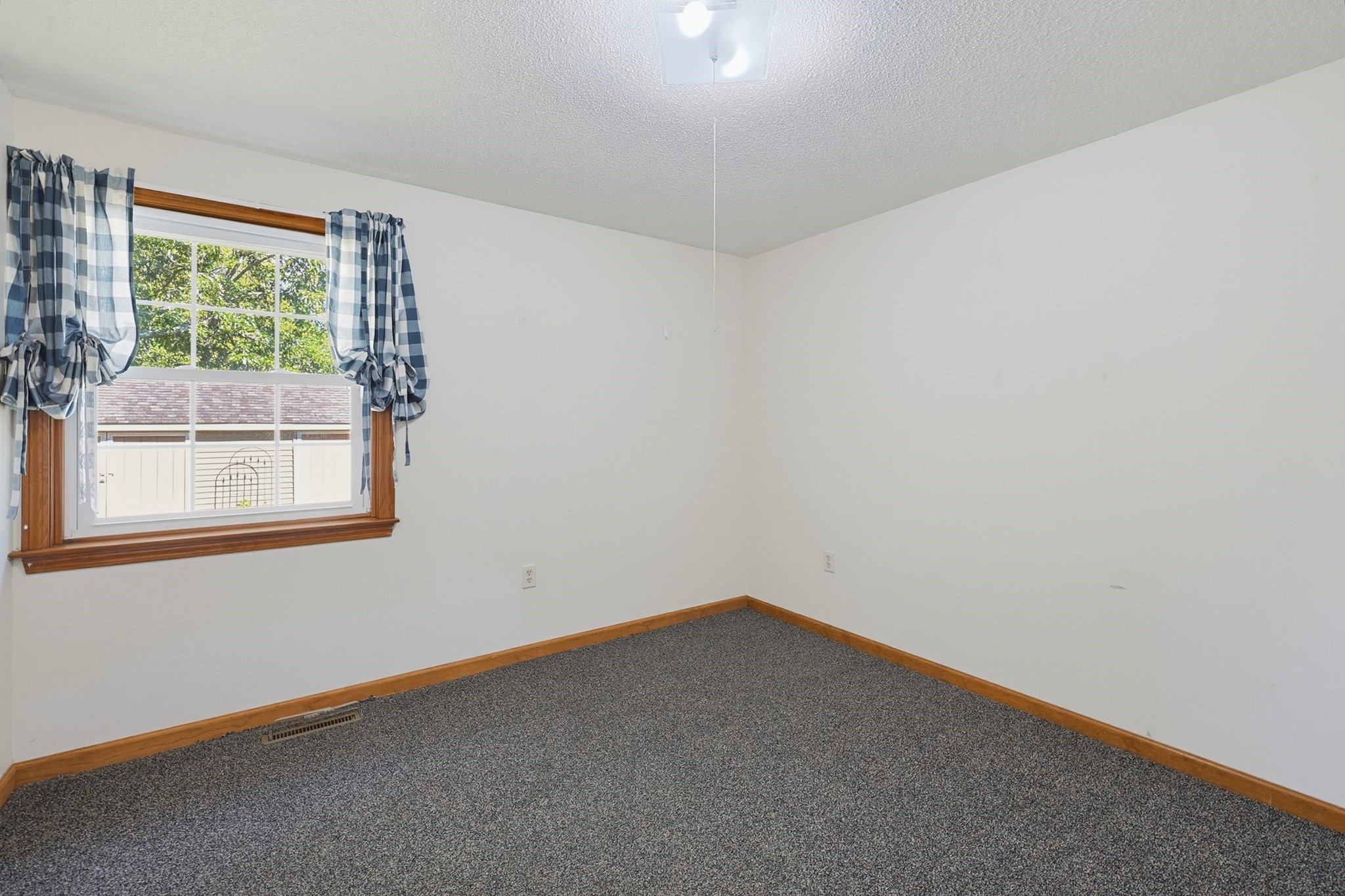 36 Butler Street Ludlow, MA 01056 - Photo 26 of 41 Gallery Image 26