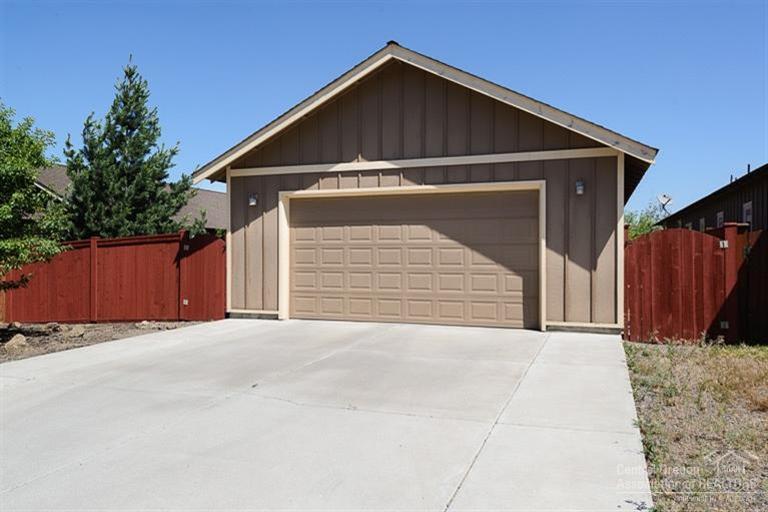3071 Yellow Ribbon Drive Bend, OR 97701 - Photo 19 of 19 Alley Garage access.