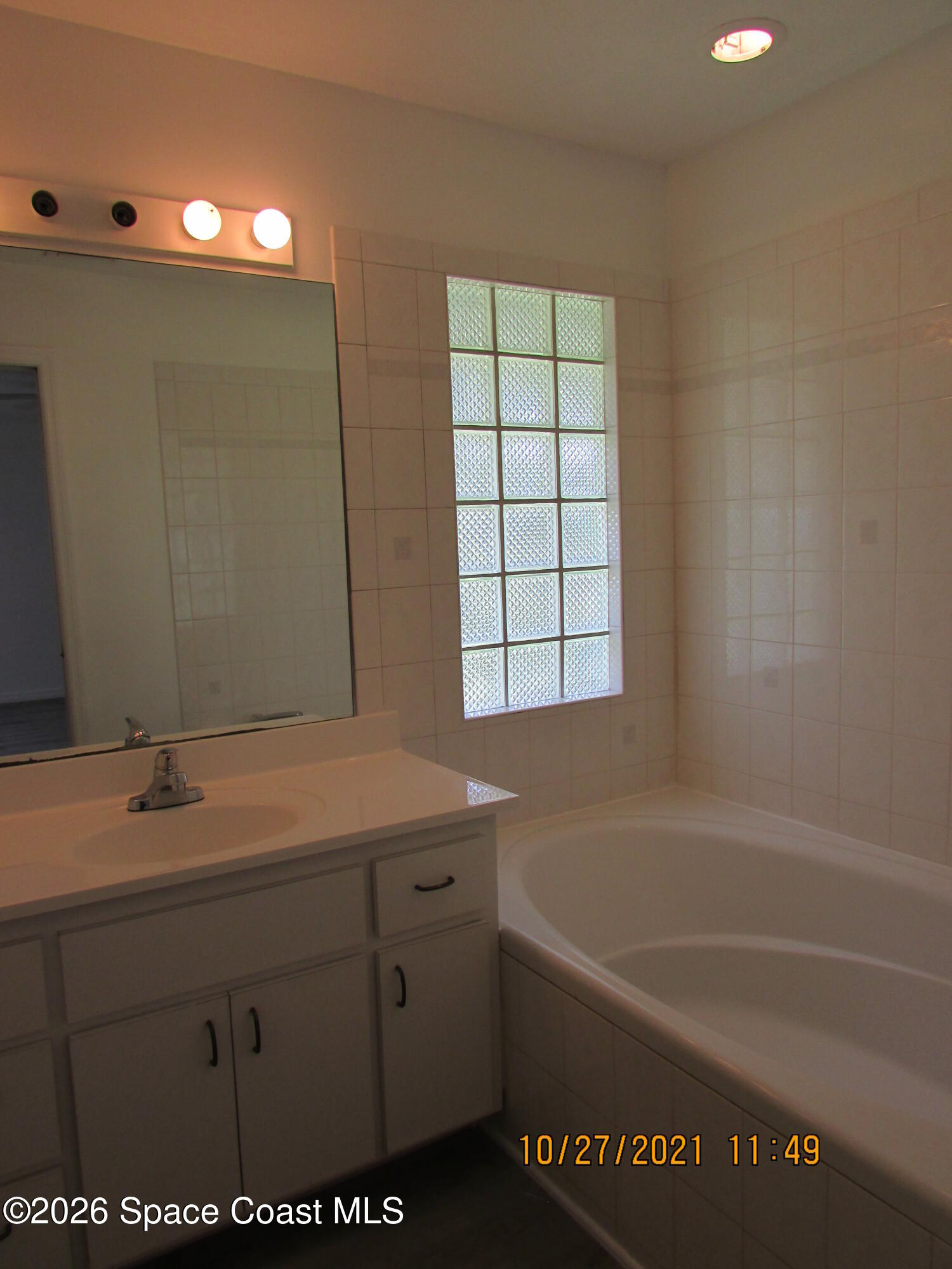 141 Scotch Street Southwest Palm Bay, FL 32908 - Photo 12 of 23 IMG_5560