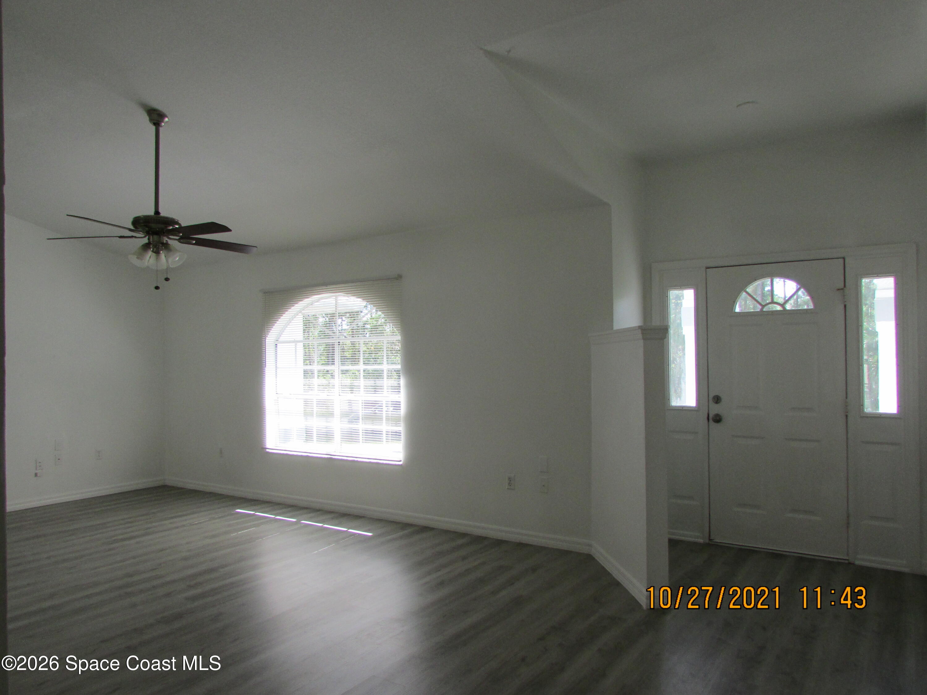 141 Scotch Street Southwest Palm Bay, FL 32908 - Photo 2 of 23 IMG_5544