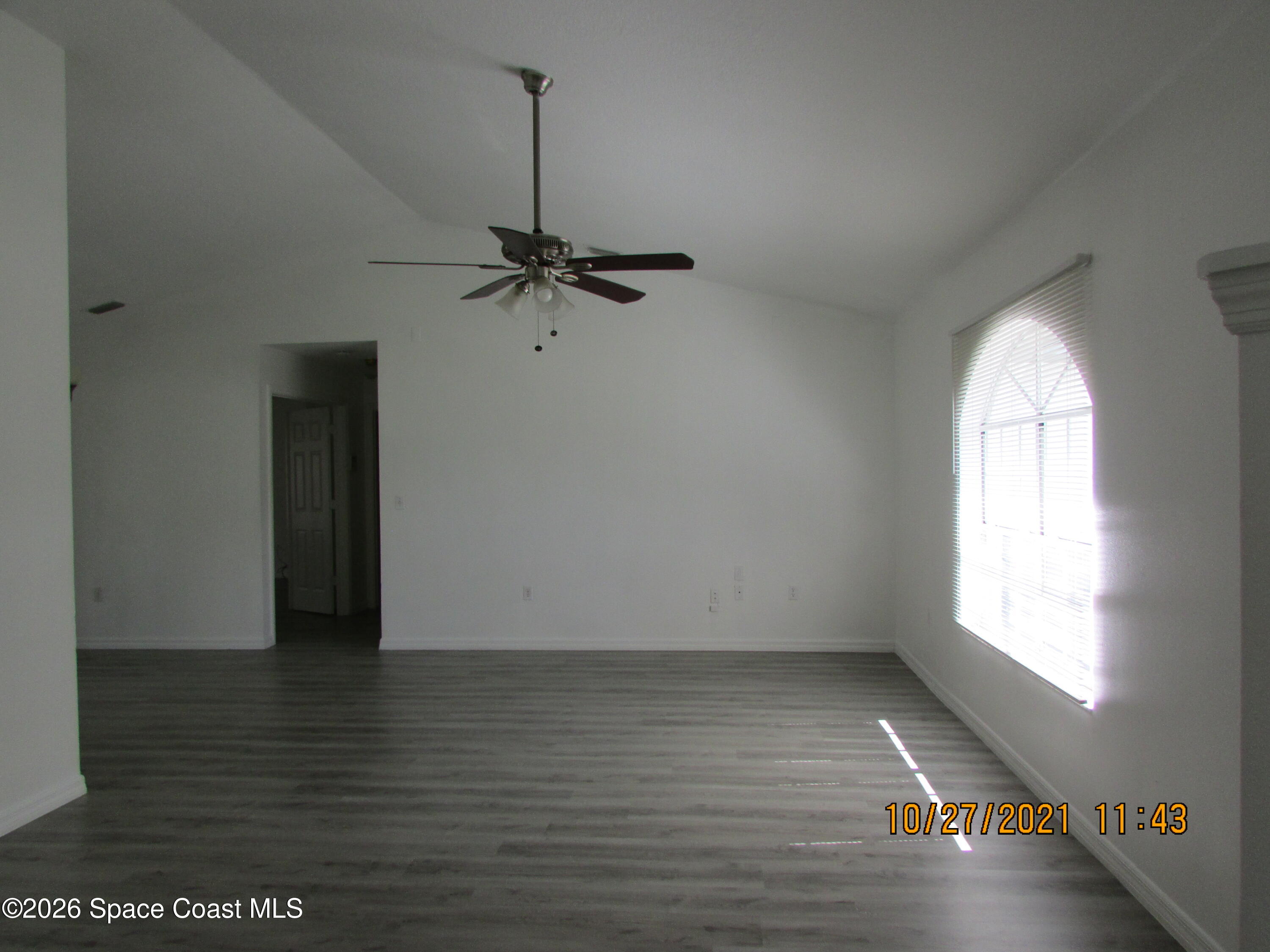 141 Scotch Street Southwest Palm Bay, FL 32908 - Photo 4 of 23 IMG_5546