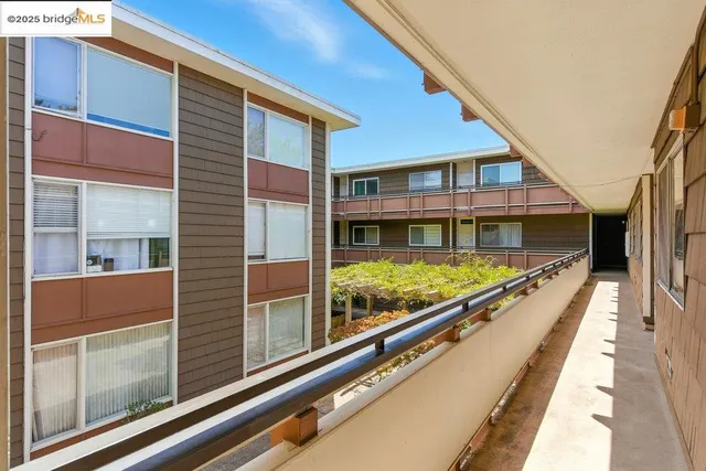 $688,000 | 2601 College Avenue, Unit 203, Berkeley, CA 94704