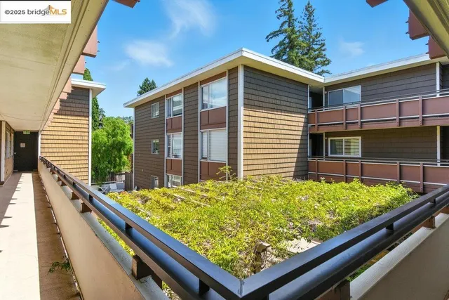 $688,000 | 2601 College Avenue, Unit 203, Berkeley, CA 94704