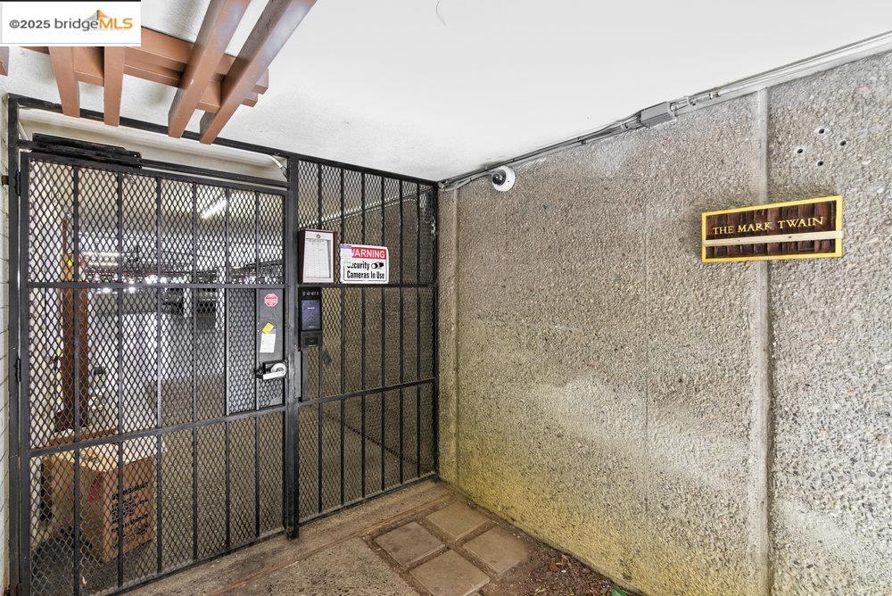 2601 College Avenue, Unit 203 Berkeley, CA 94704 - Photo 38 of 38 Detailed view of a gate